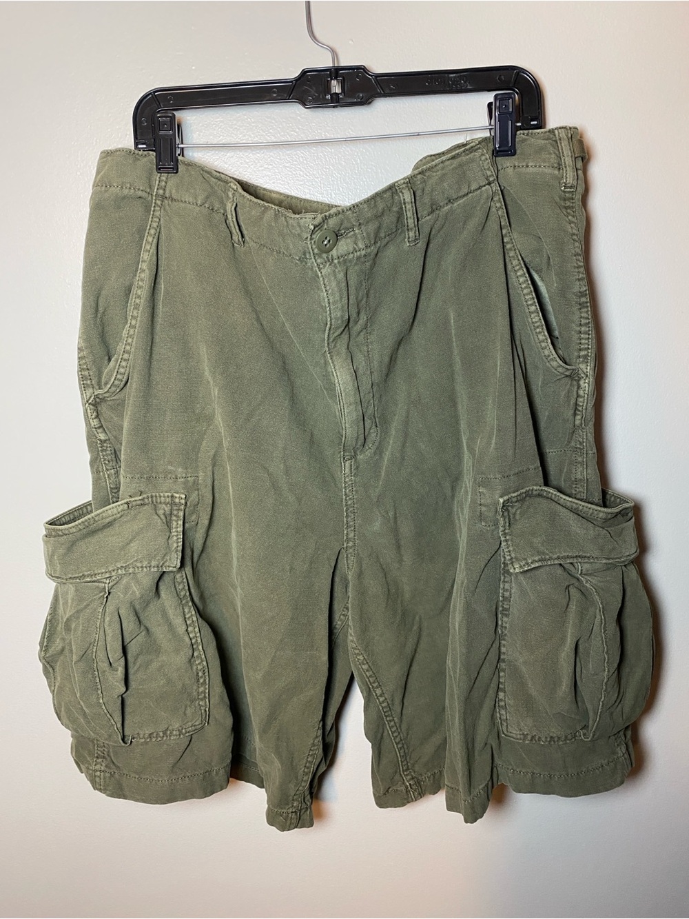 American Eagle Outfitters Olive Green Cargo Shorts 40